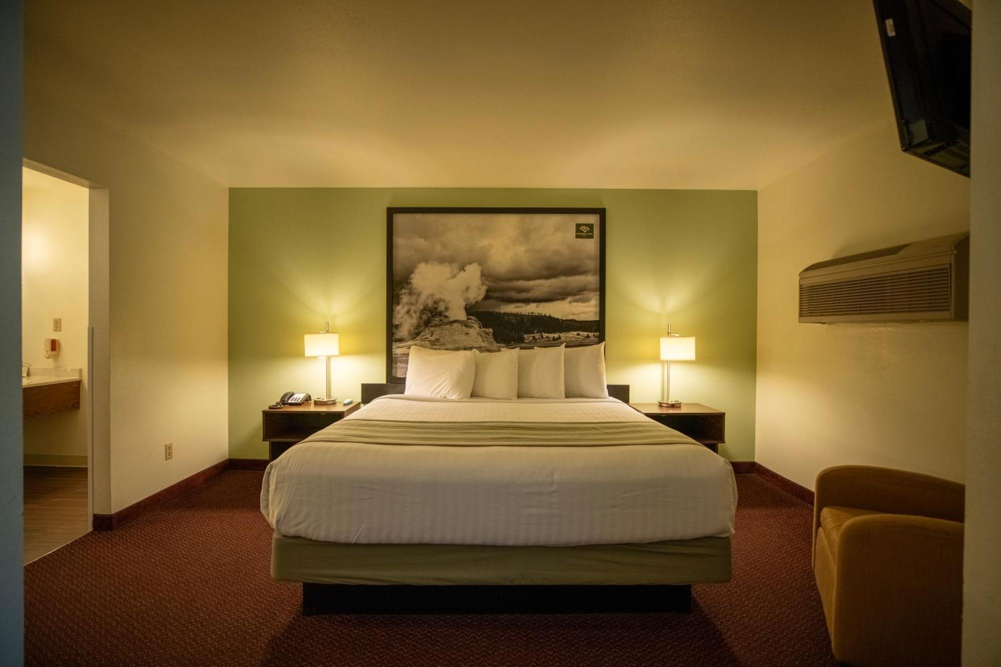 ווסט ילוסטון Mountain Vista Hotel מראה חיצוני תמונה