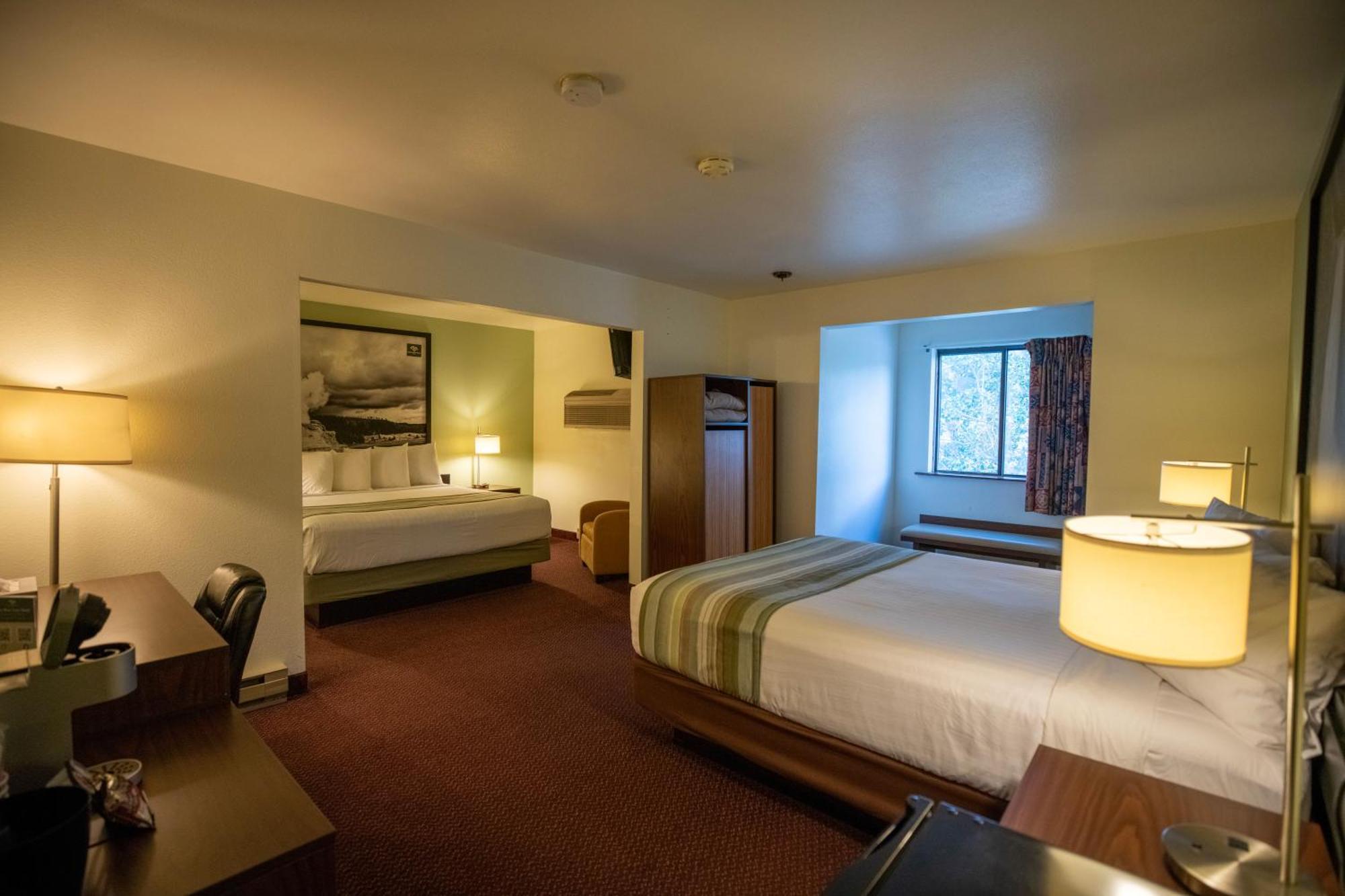 ווסט ילוסטון Mountain Vista Hotel מראה חיצוני תמונה