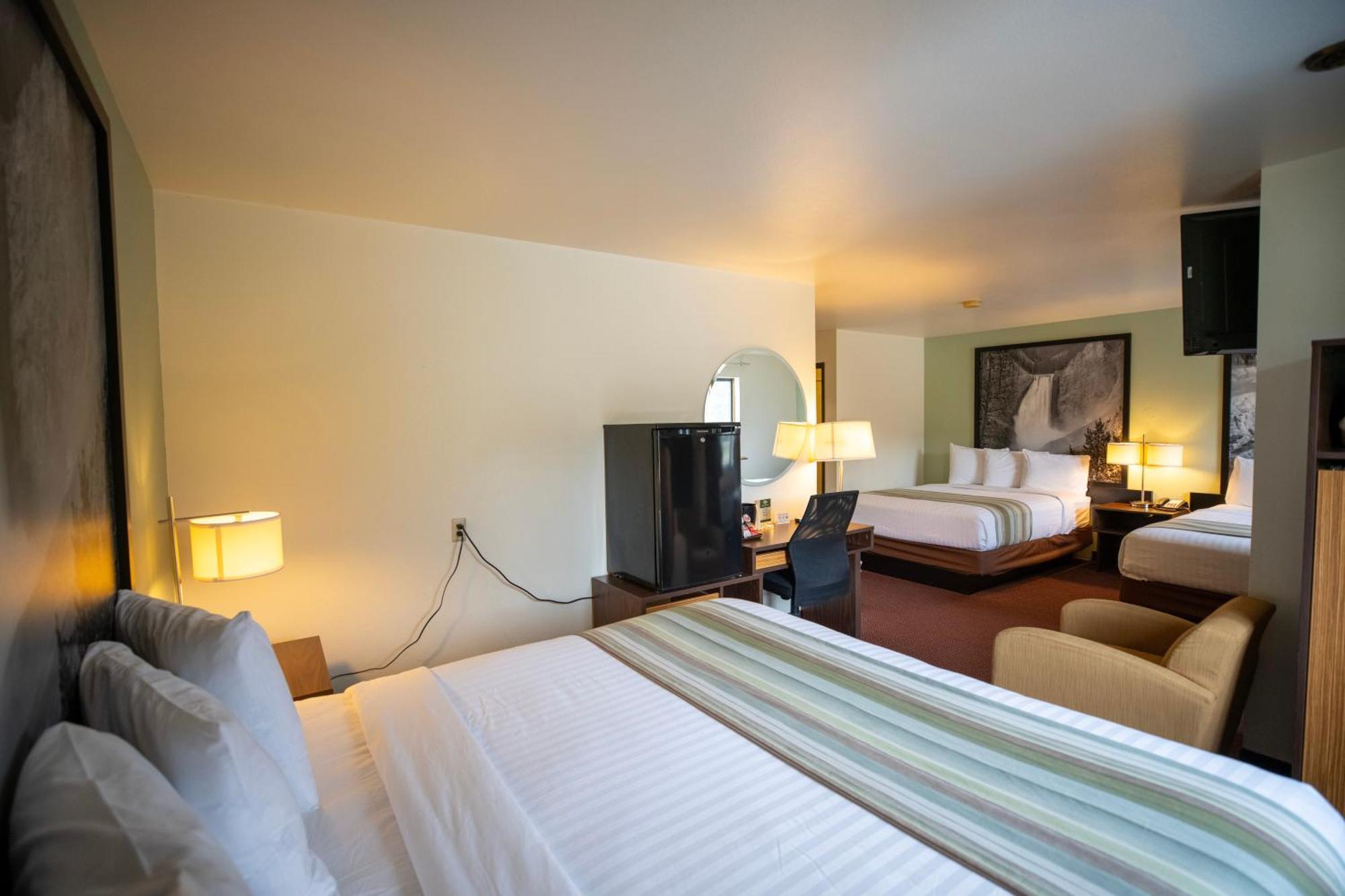 ווסט ילוסטון Mountain Vista Hotel מראה חיצוני תמונה