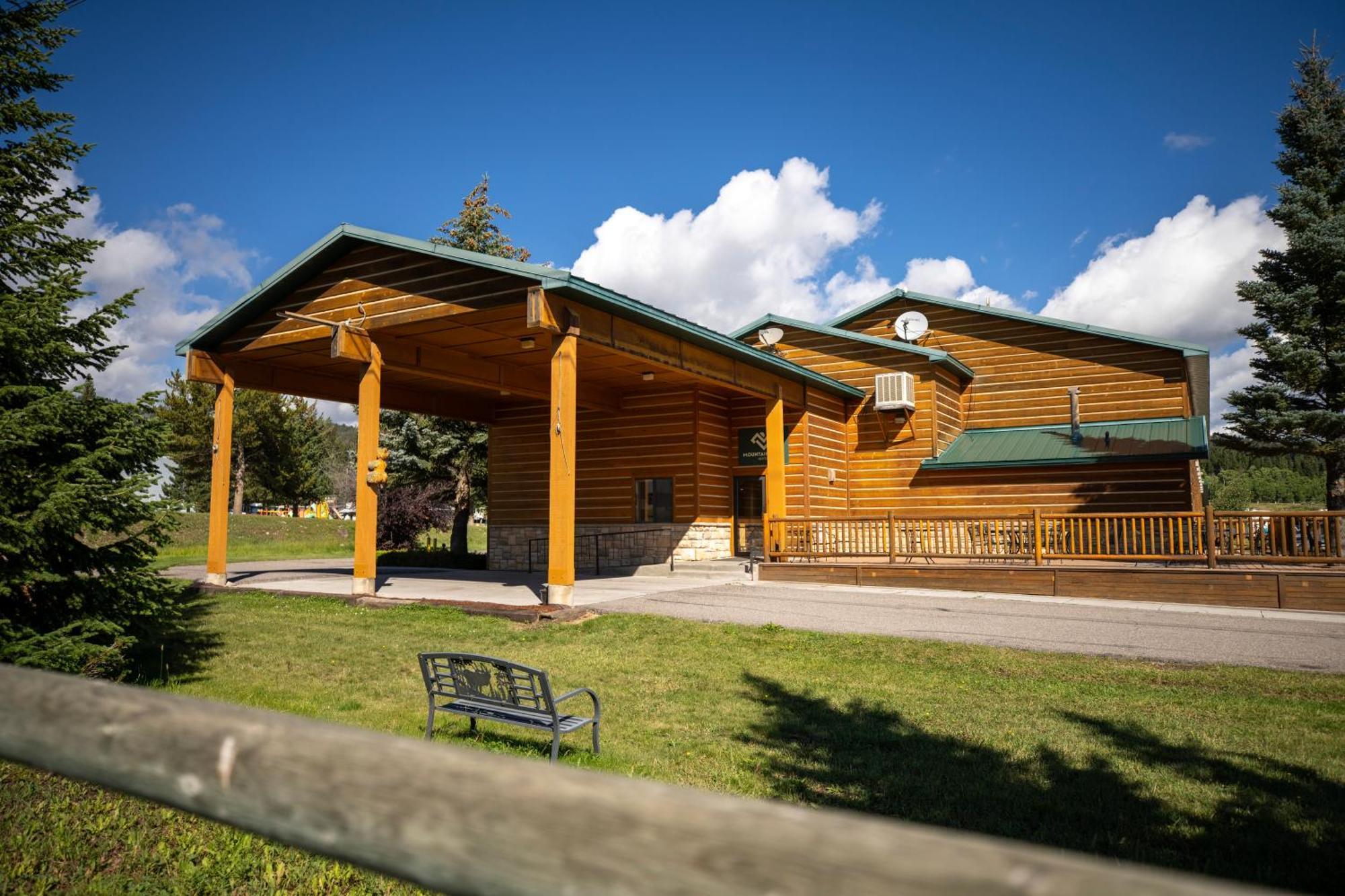 ווסט ילוסטון Mountain Vista Hotel מראה חיצוני תמונה