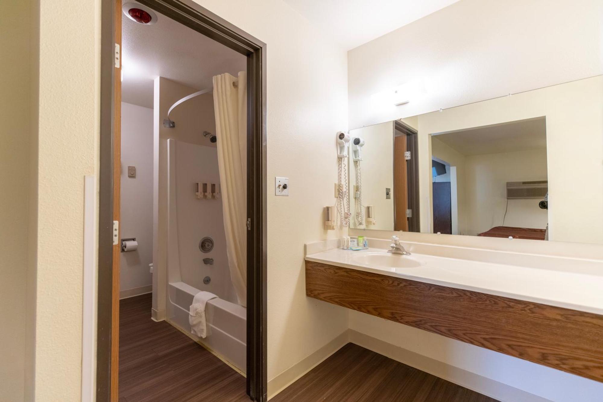 ווסט ילוסטון Mountain Vista Hotel חדר תמונה